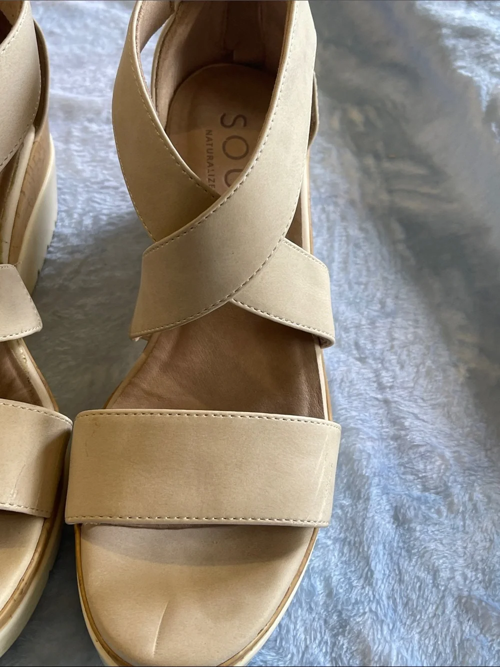 SOUL Naturalizer Strappy Wedge Sandals in Cream and Tan Size 8.5